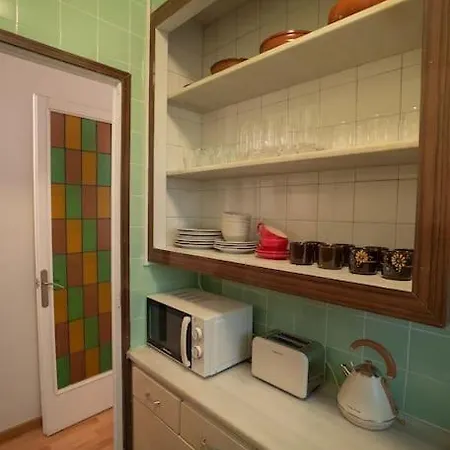 Stunning Designer 2 Bed In Glorious Gracia Barcelona