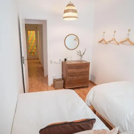 Stunning Designer 2 Bed In Glorious Gracia Apartment