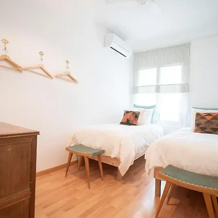 Stunning Designer 2 Bed In Glorious Gracia Apartment Barcelona