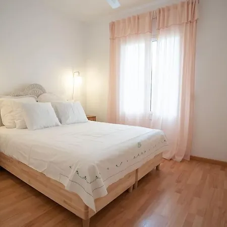 Stunning Designer 2 Bed In Glorious Gracia Apartment *