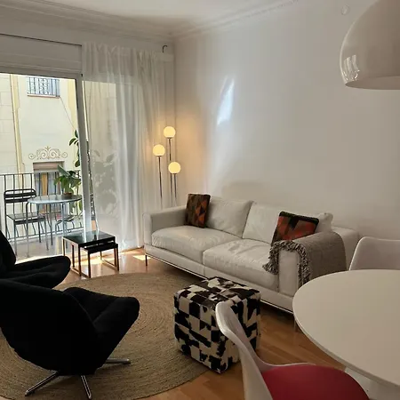 Stunning Designer 2 Bed In Glorious Gracia Apartment Barcelona