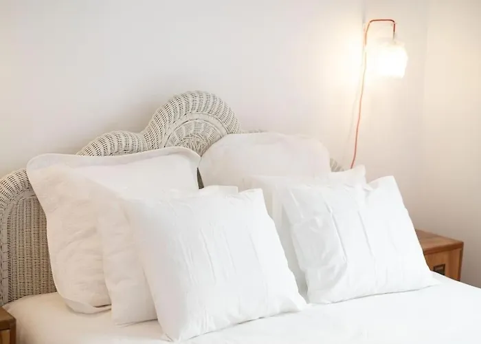 Stunning Designer 2 Bed In Glorious Gracia Διαμέρισμα *