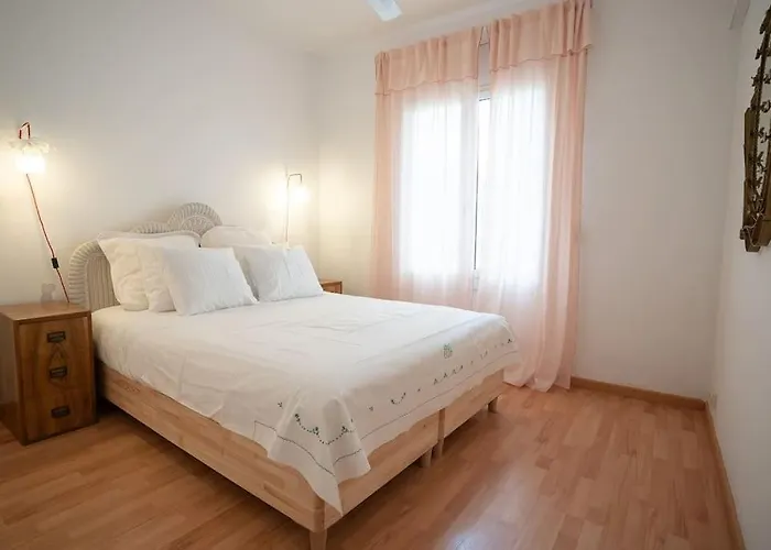 Stunning Designer 2 Bed In Glorious Gracia Διαμέρισμα *